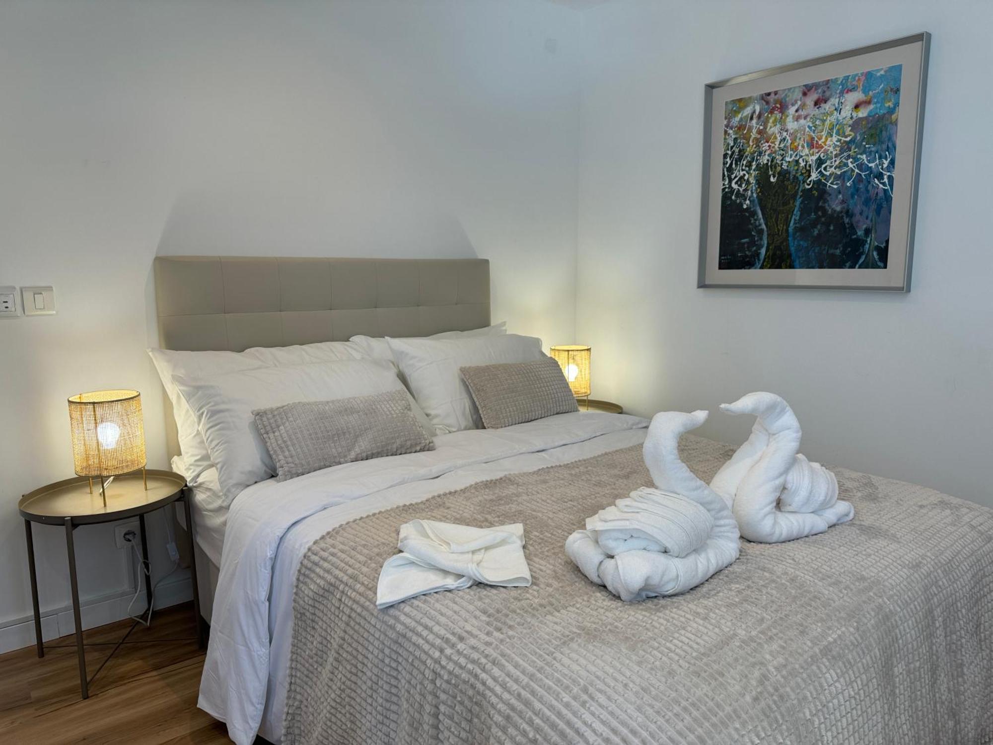 Aomo Art Space Hostel Оейраш Екстер'єр фото