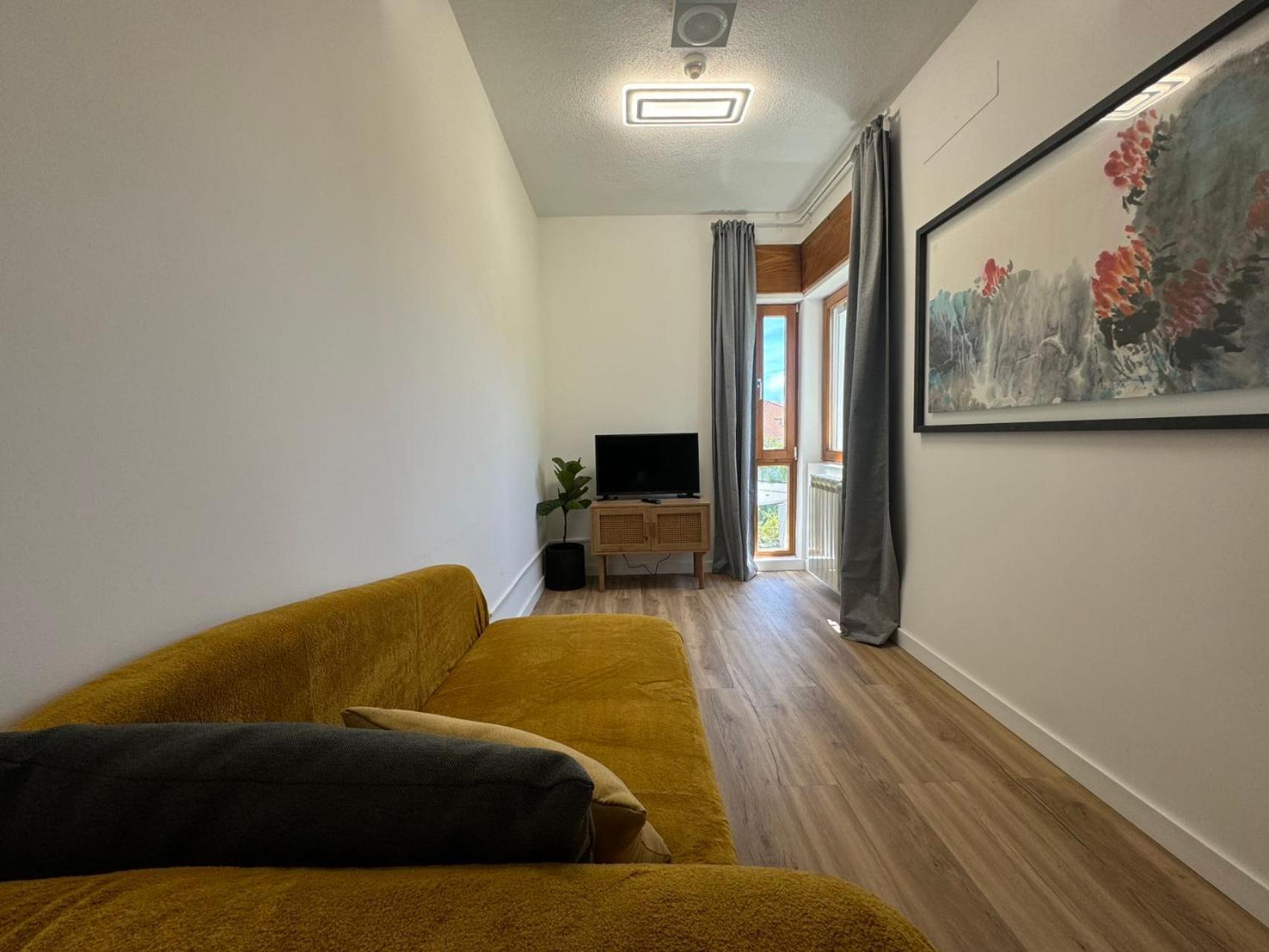 Aomo Art Space Hostel Оейраш Екстер'єр фото